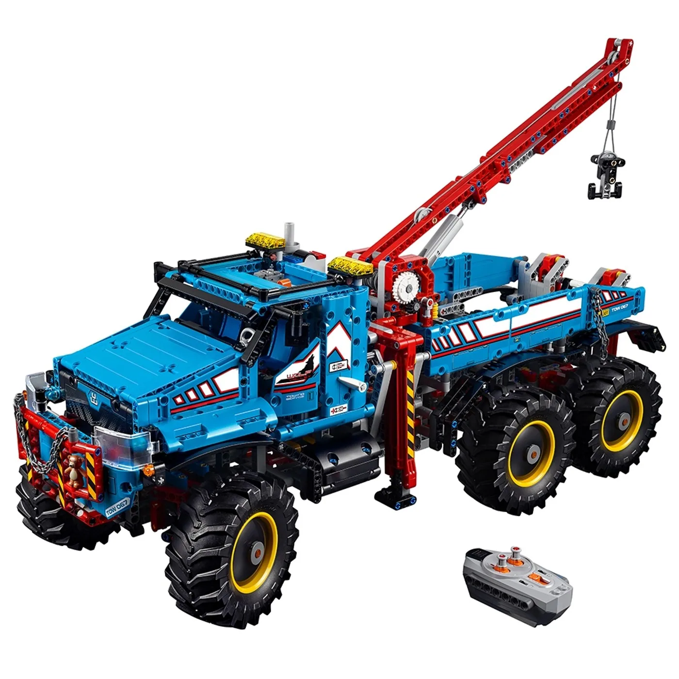 LEGO Technic 6x6 All Terrain Tow Truck 42070 — product photo